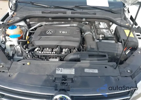 2015 Volkswagen Jetta 1.8T Se z USA, uszkodzony, nr VIN 3VWD07AJ2FM212449